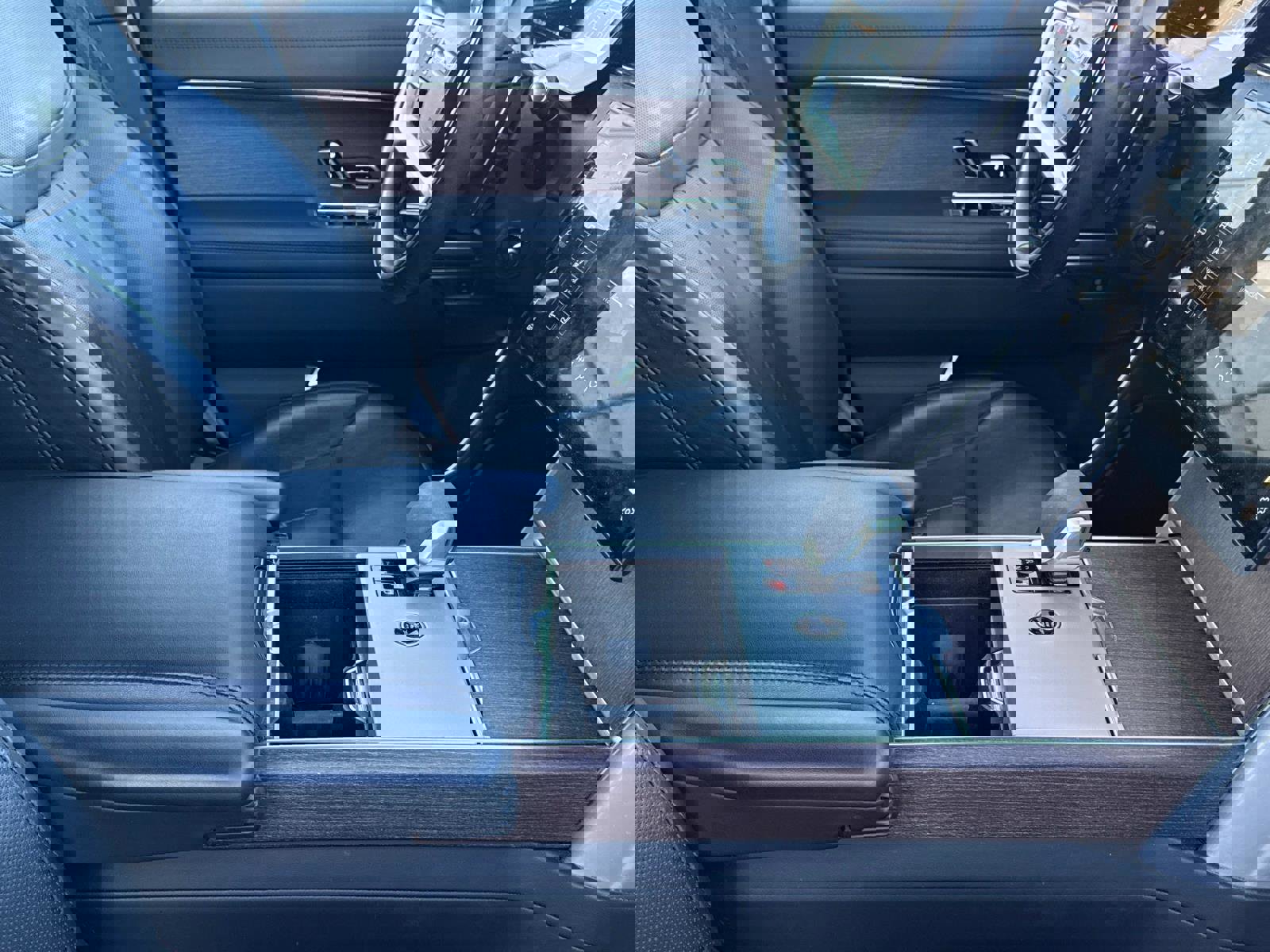 Certified 2024 Land Rover Range Rover Long Wheelbase SE image 5