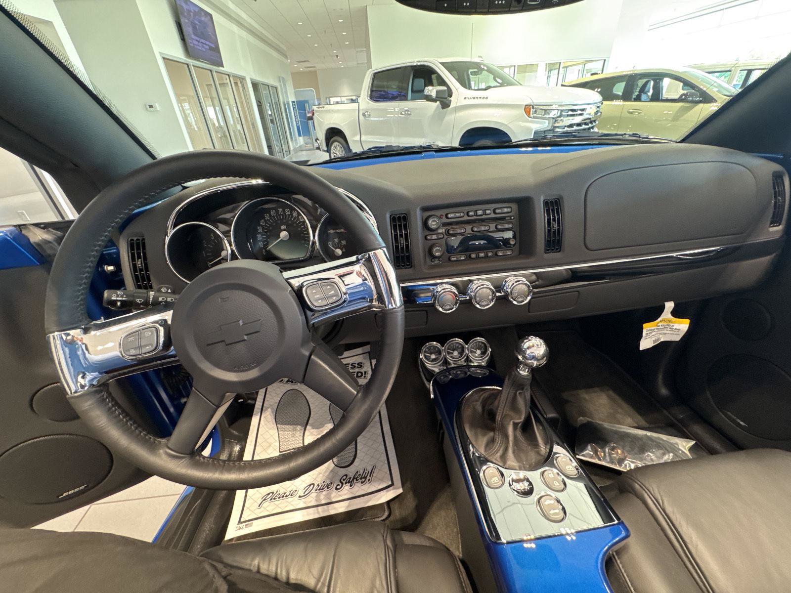 Used 2006 Chevrolet SSR w/ Preferred Equipment Group RWD image 12