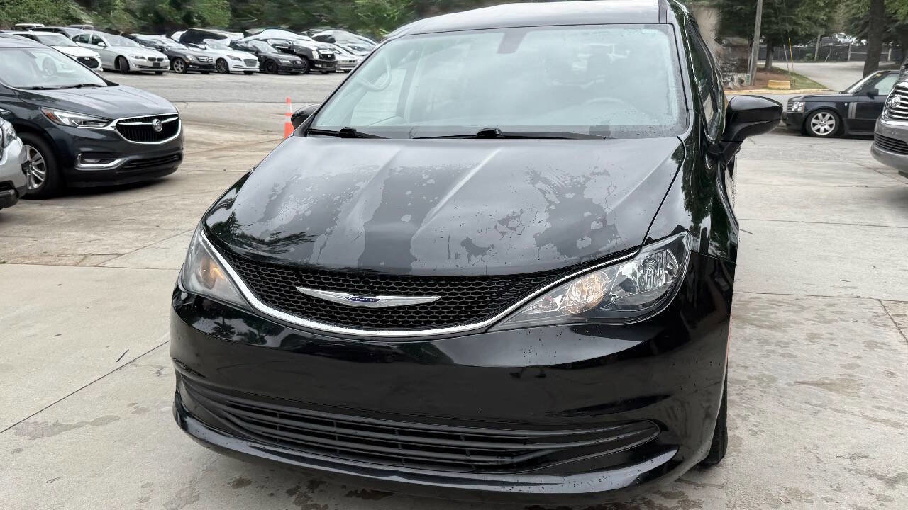 Used 2017 Chrysler Pacifica Touring FWD image 11