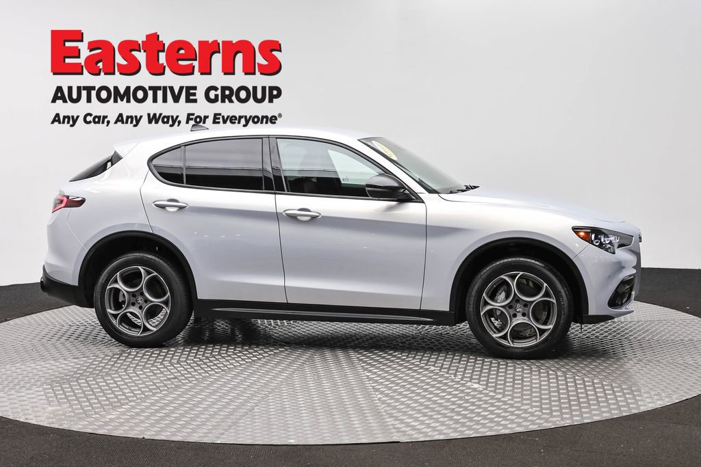 Used 2024 Alfa Romeo Stelvio Sprint AWD/4WD image 4
