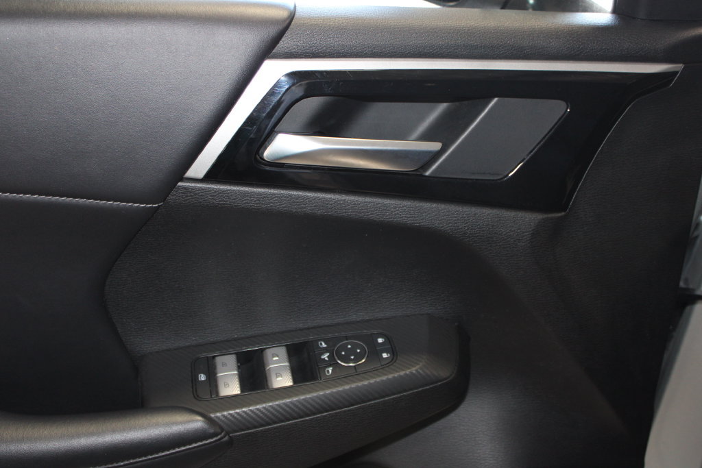 Used 2025 Mitsubishi Outlander SE AWD/4WD image 6