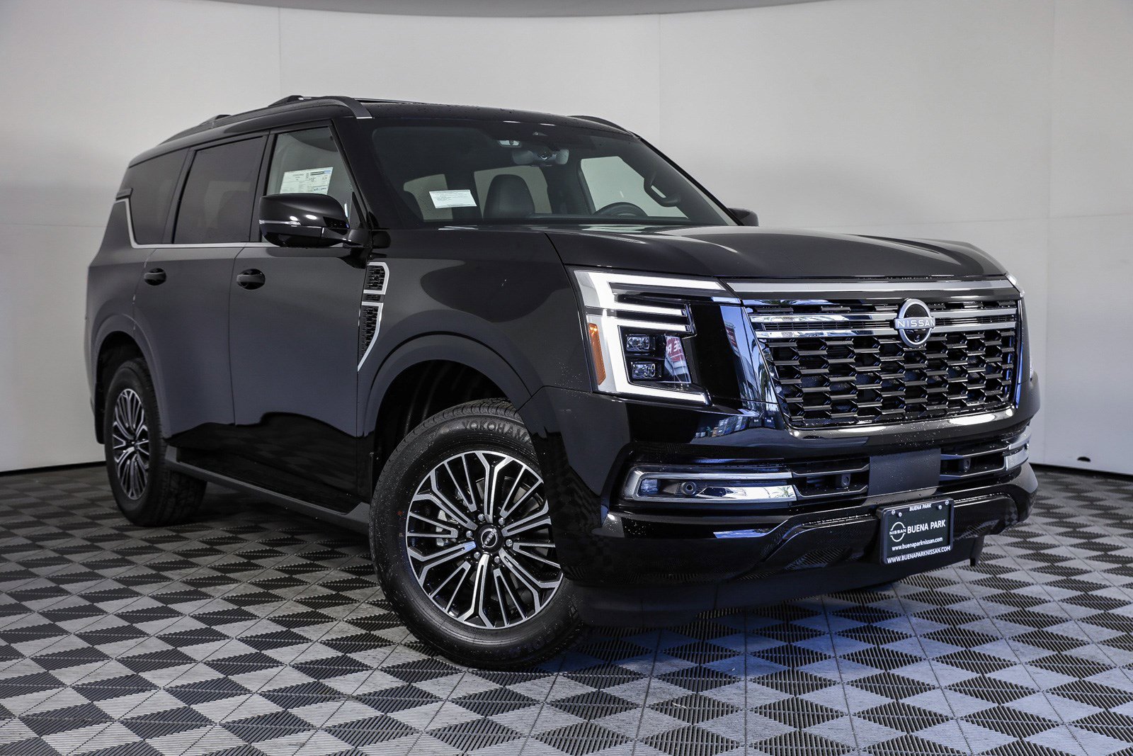 New 2025 Nissan Armada Platinum image 1