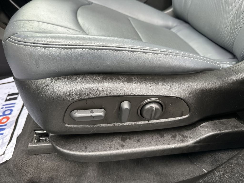 Used 2023 Buick Enclave Essence w/ Experience Buick Package image 12