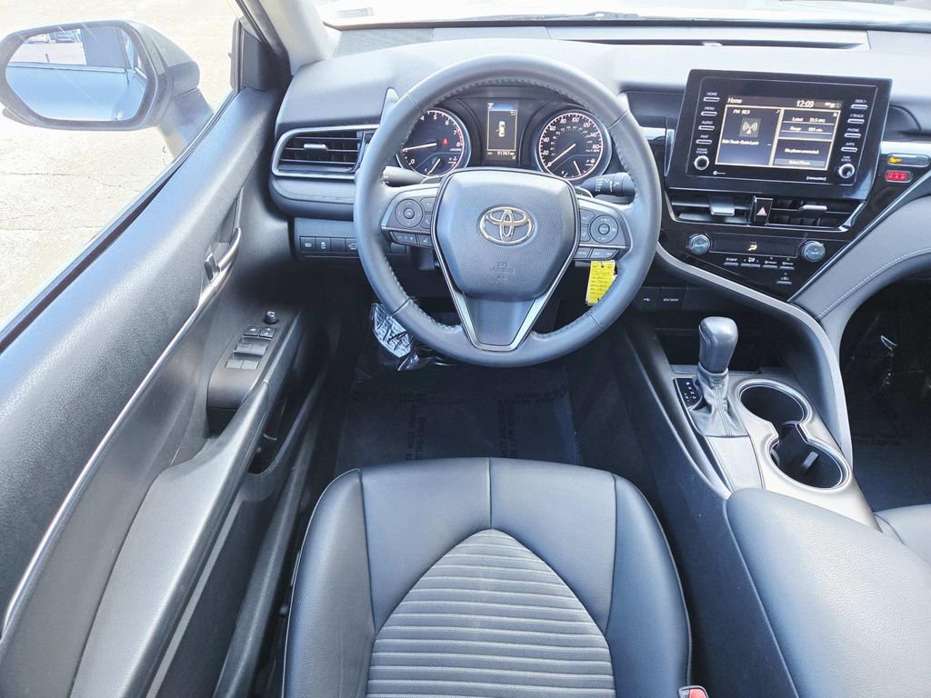 Used 2021 Toyota Camry SE image 10