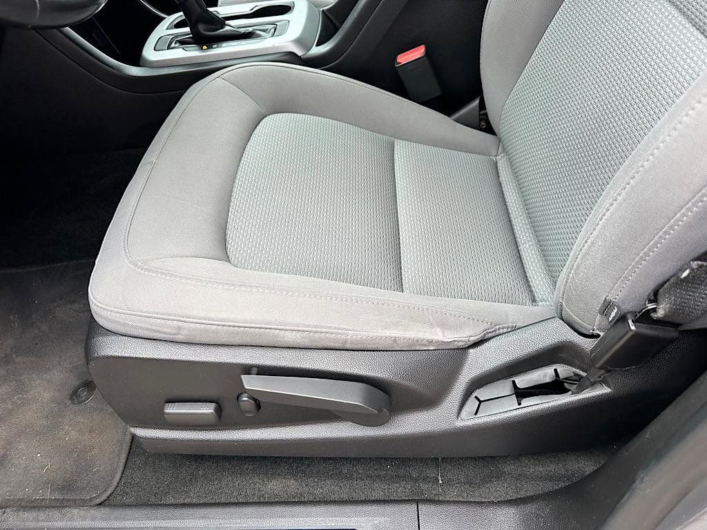 Used 2018 Chevrolet Colorado LT w/ LT Convenience Package image 12