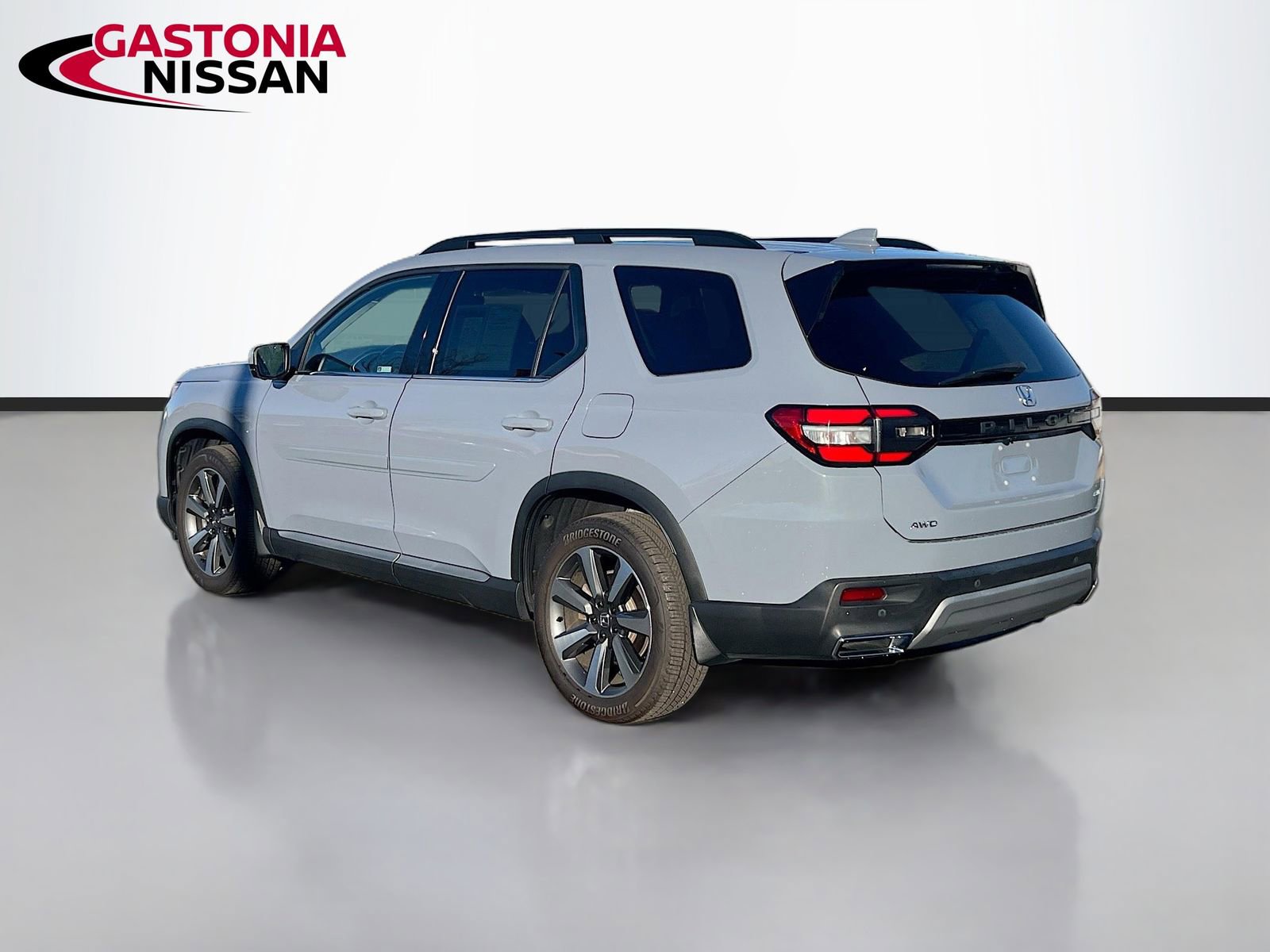 Used 2023 Honda Pilot Elite image 6