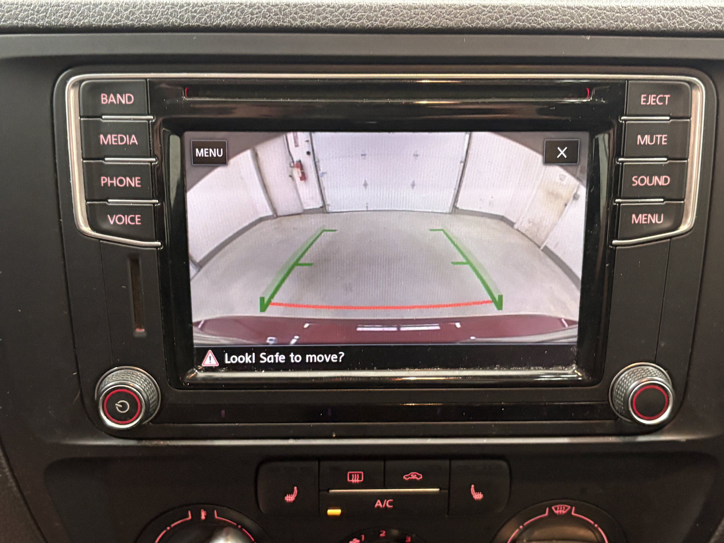 Used 2017 Volkswagen Jetta SE FWD image 15