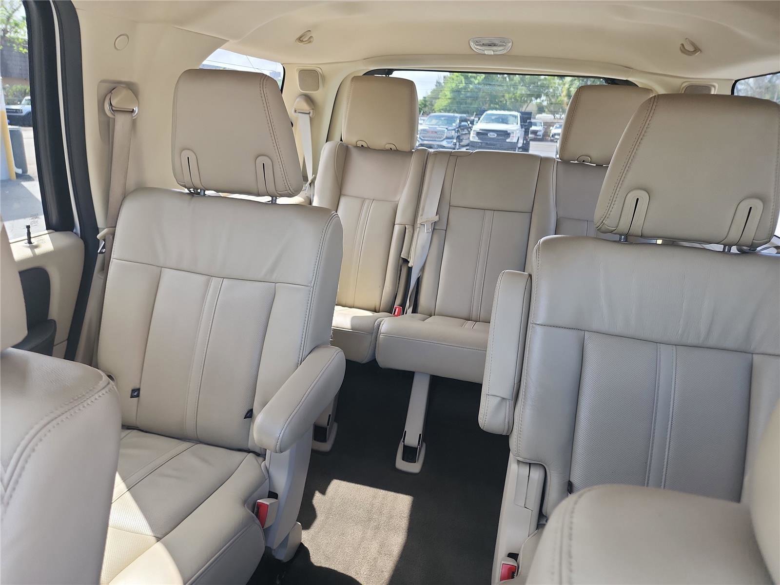 Used 2017 Lincoln Navigator Reserve image 18