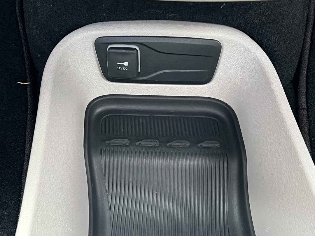 Used 2023 Chrysler Pacifica Touring-L image 28