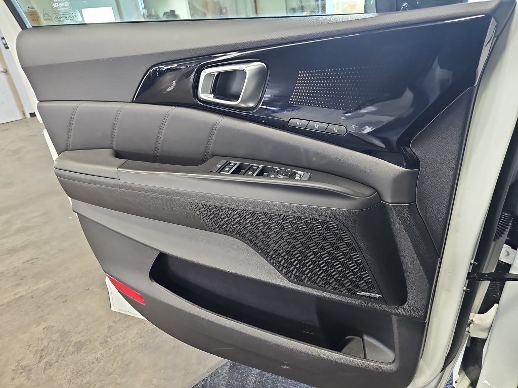 Used 2026 Kia Carnival SX Prestige FWD image 28