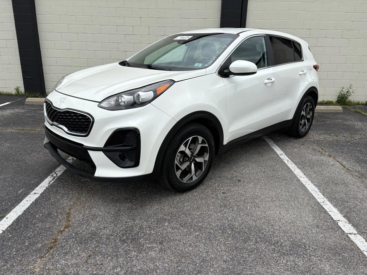 Used 2022 Kia Sportage LX image 1
