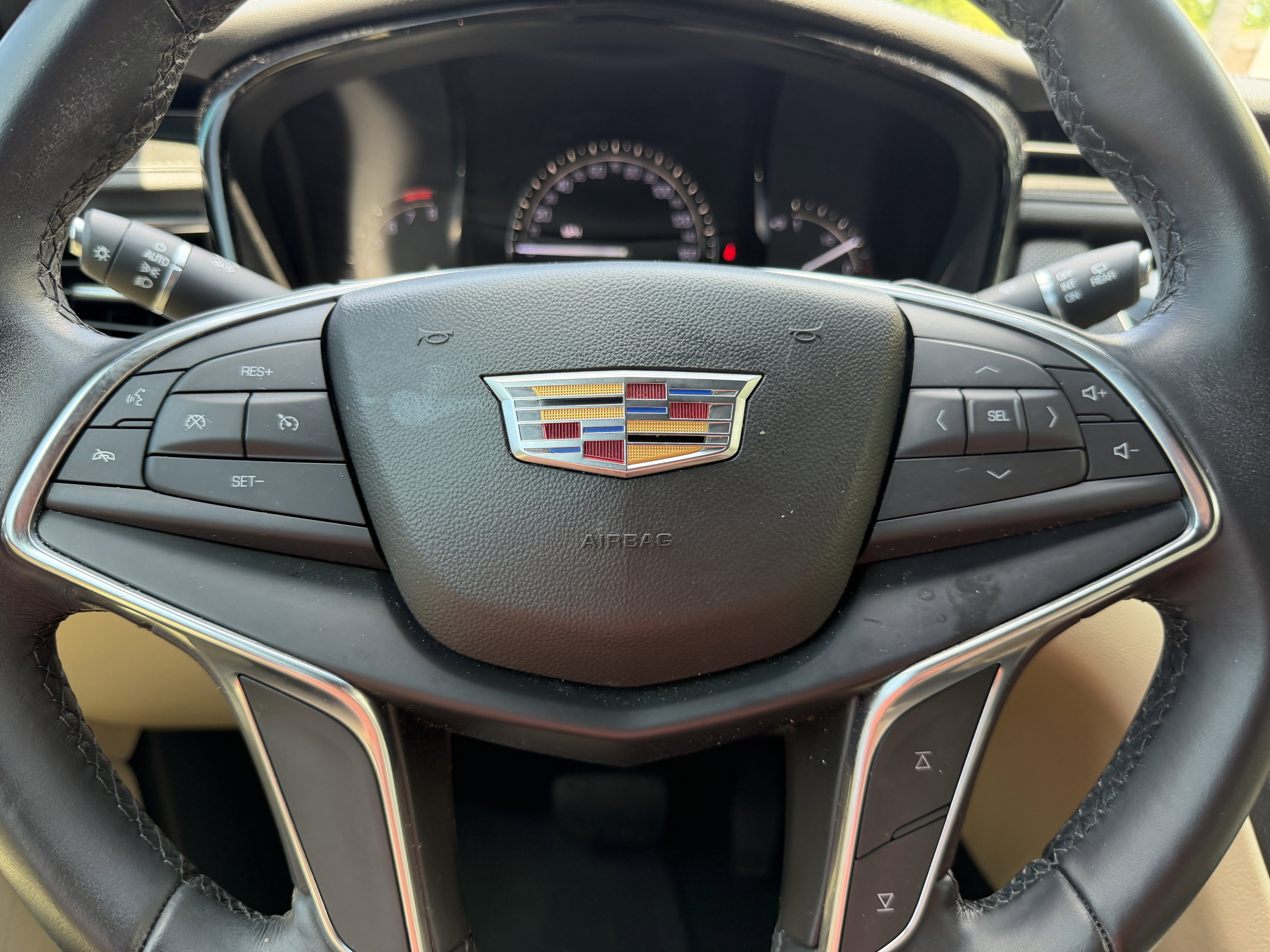 Used 2019 Cadillac XT5 FWD image 28