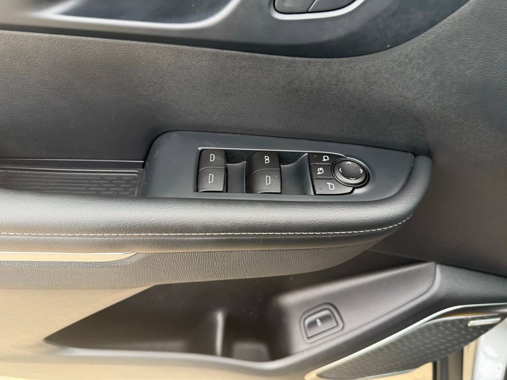 Used 2025 Buick Enclave Preferred image 28