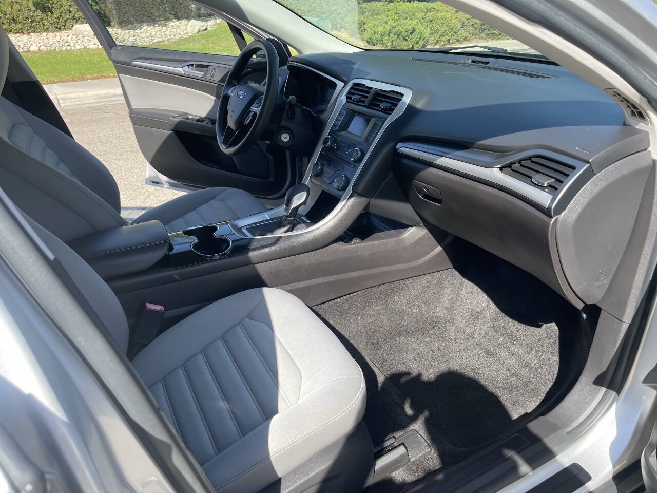 Used 2015 Ford Fusion S FWD image 16