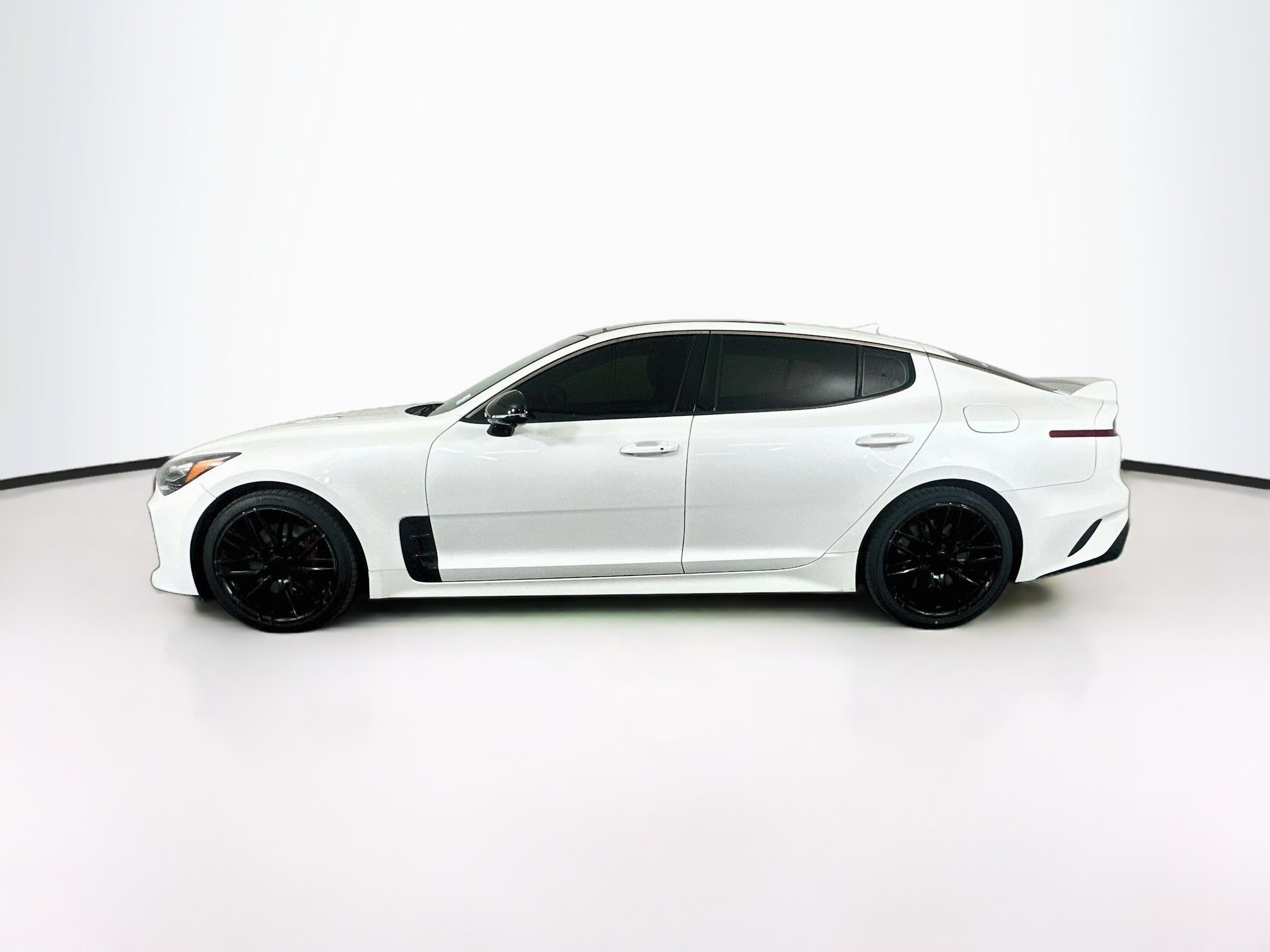 Used 2022 Kia Stinger GT2 w/ Scorpion Package RWD image 4