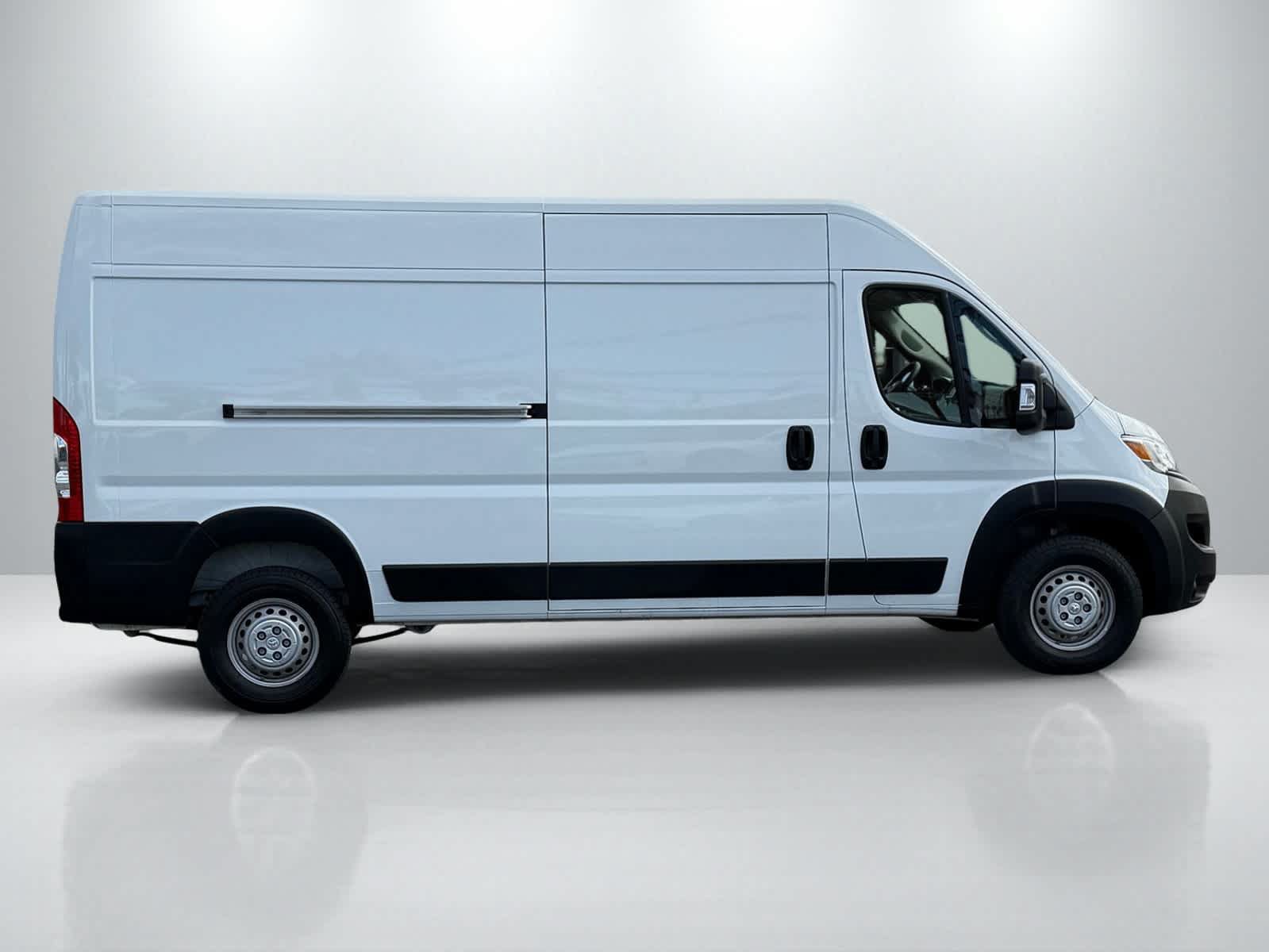 Used 2025 RAM ProMaster 2500 w/ Convenience Group FWD image 11