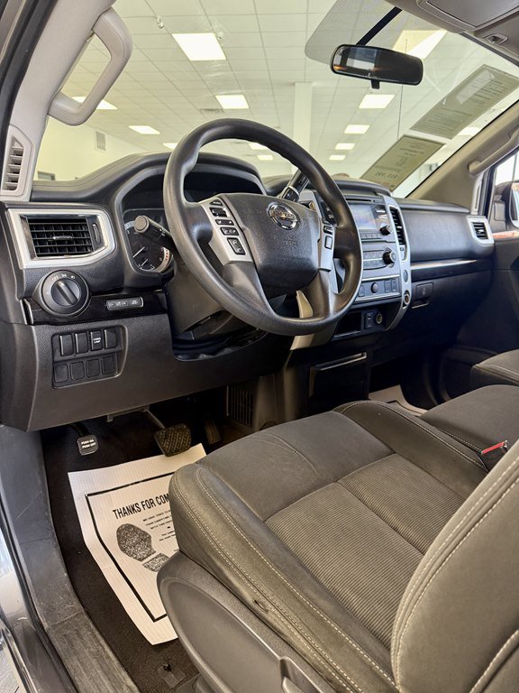 Used 2017 Nissan Titan SV RWD image 12