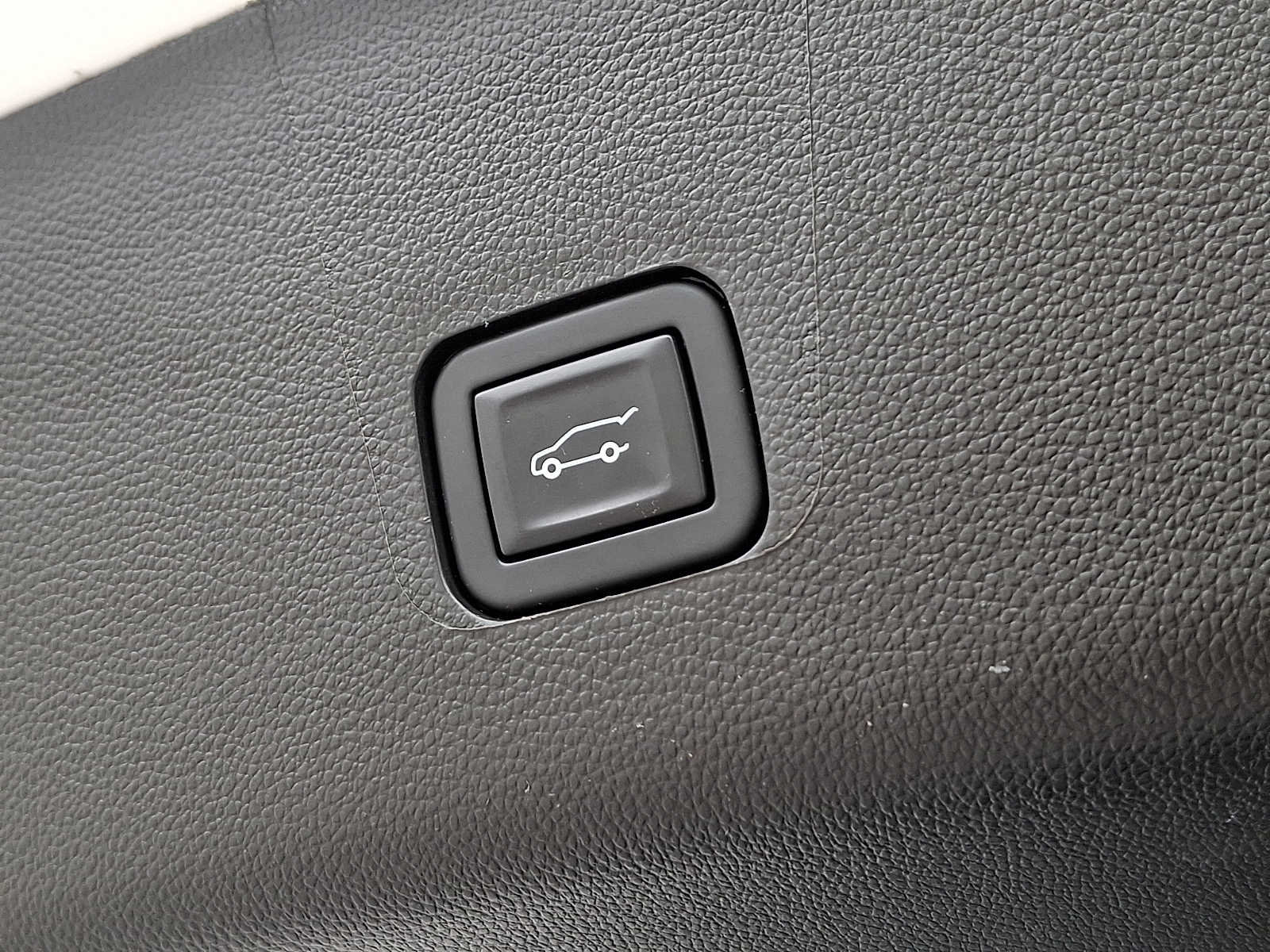 Used 2023 Chevrolet Traverse LT AWD/4WD image 30