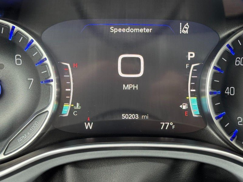 Used 2025 Chrysler Pacifica Limited FWD image 24