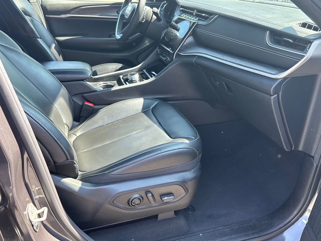 Used 2024 Jeep Grand Cherokee Limited image 13