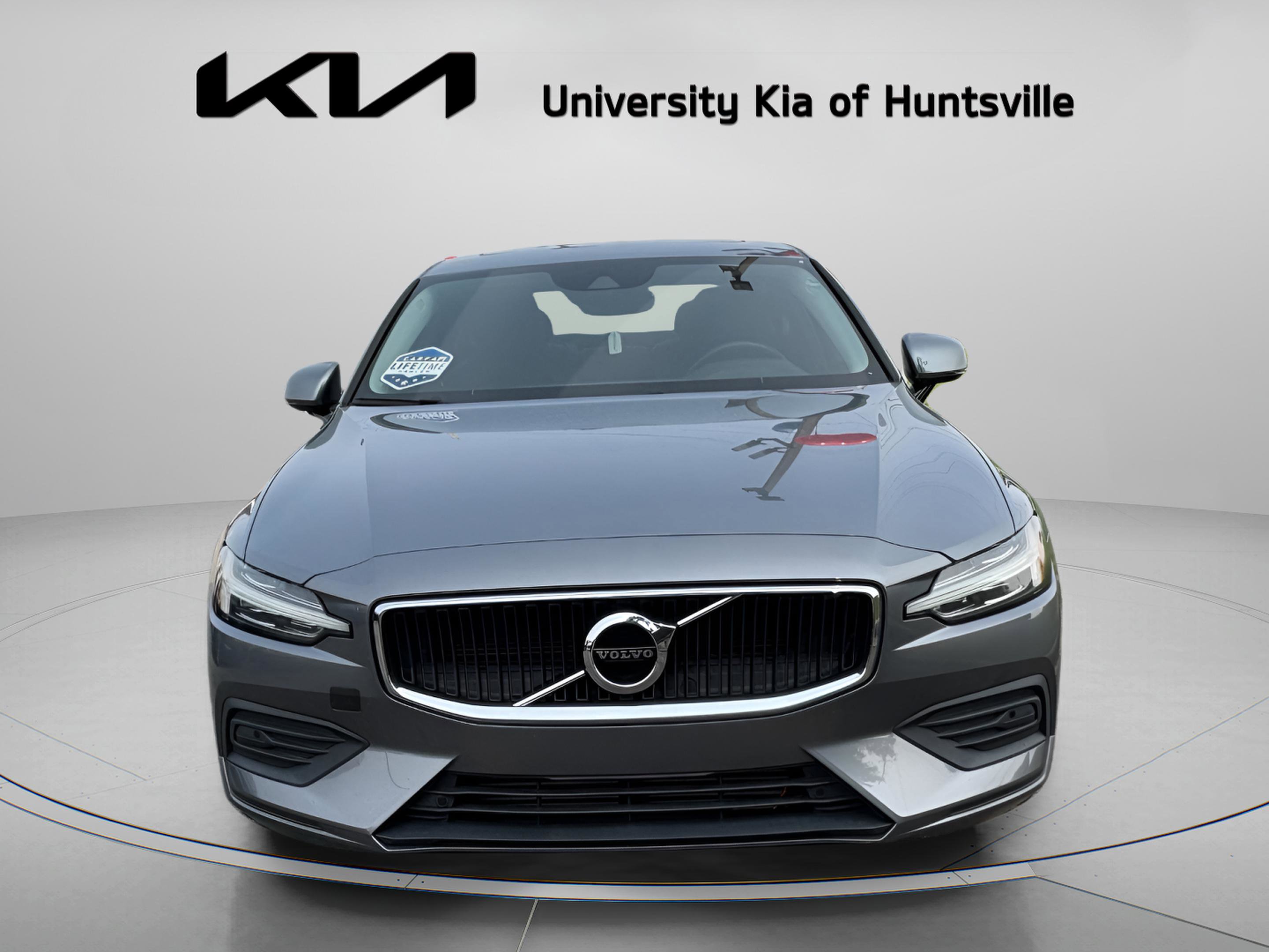 Used 2019 Volvo S60 T5 Momentum w/ Premium Package FWD image 2