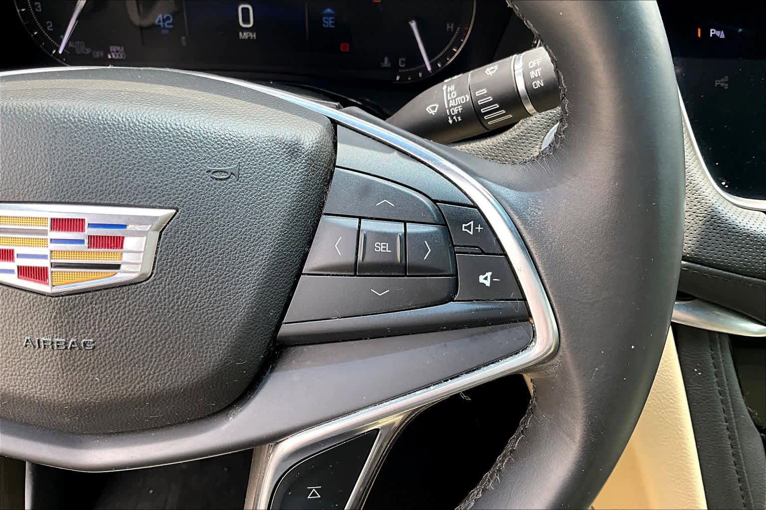 Used 2018 Cadillac XT5 FWD image 23