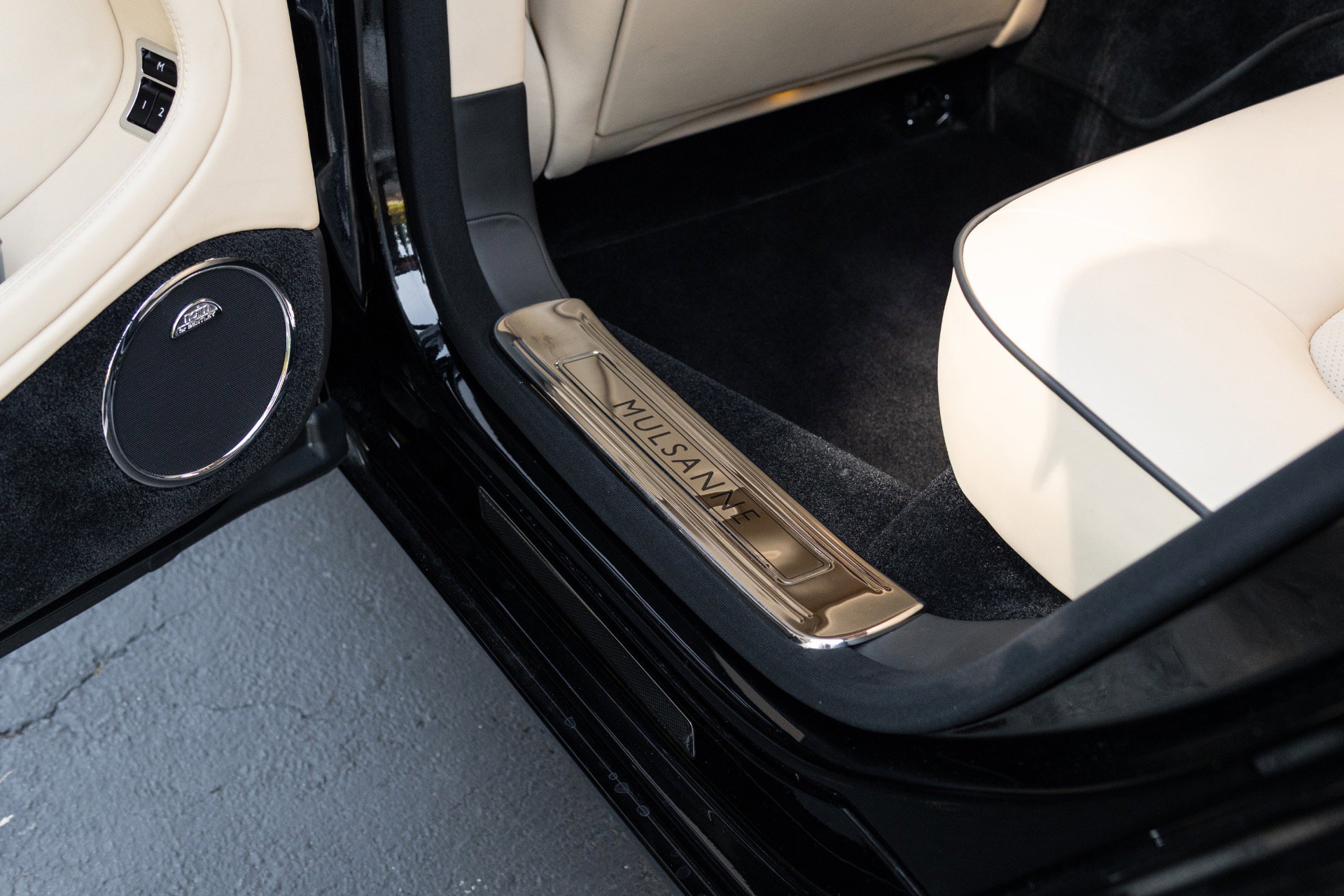 Used 2014 Bentley Mulsanne RWD image 51