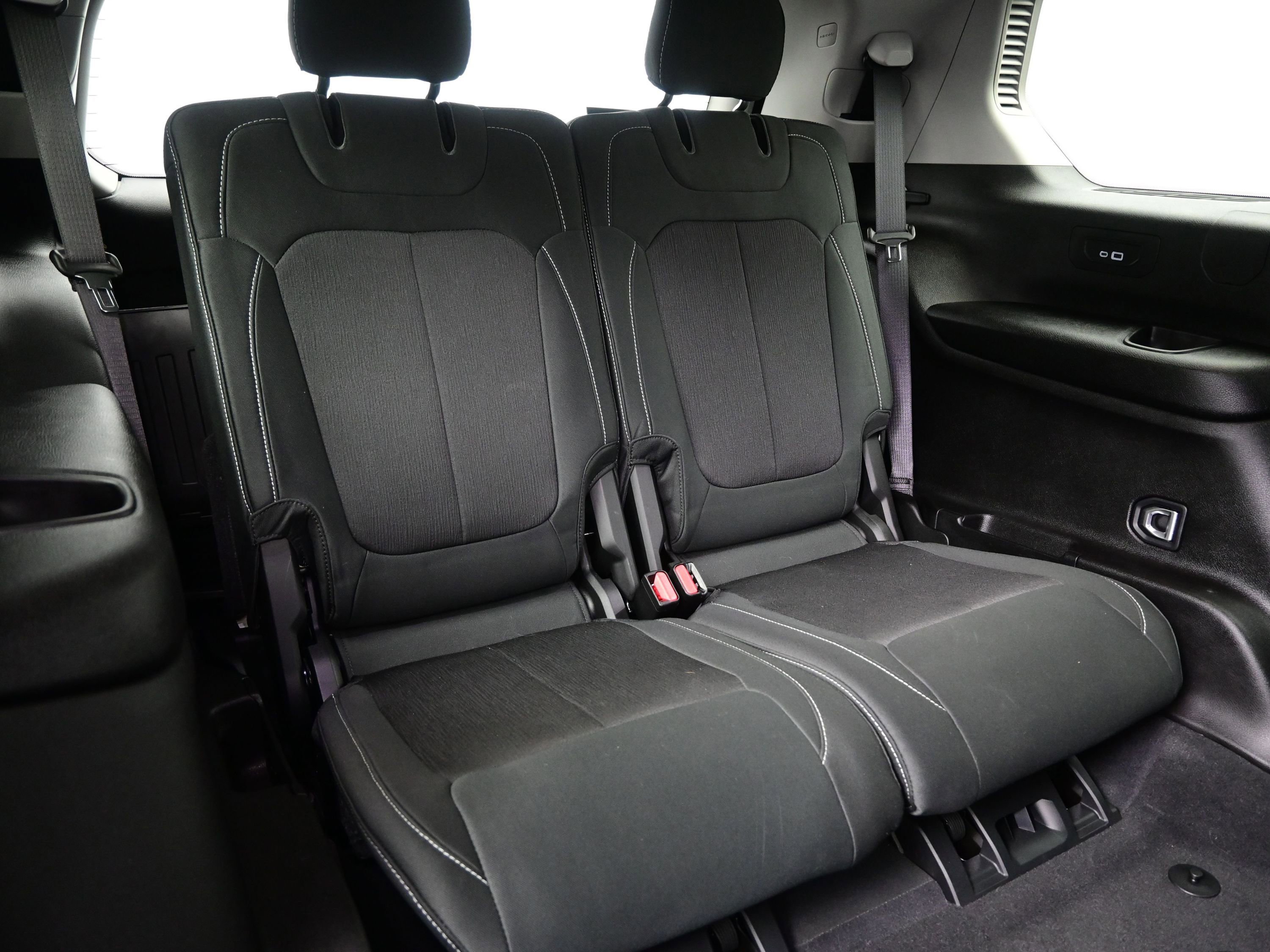 Used 2024 Jeep Grand Cherokee L Laredo w/ Luxury Tech Group I image 17