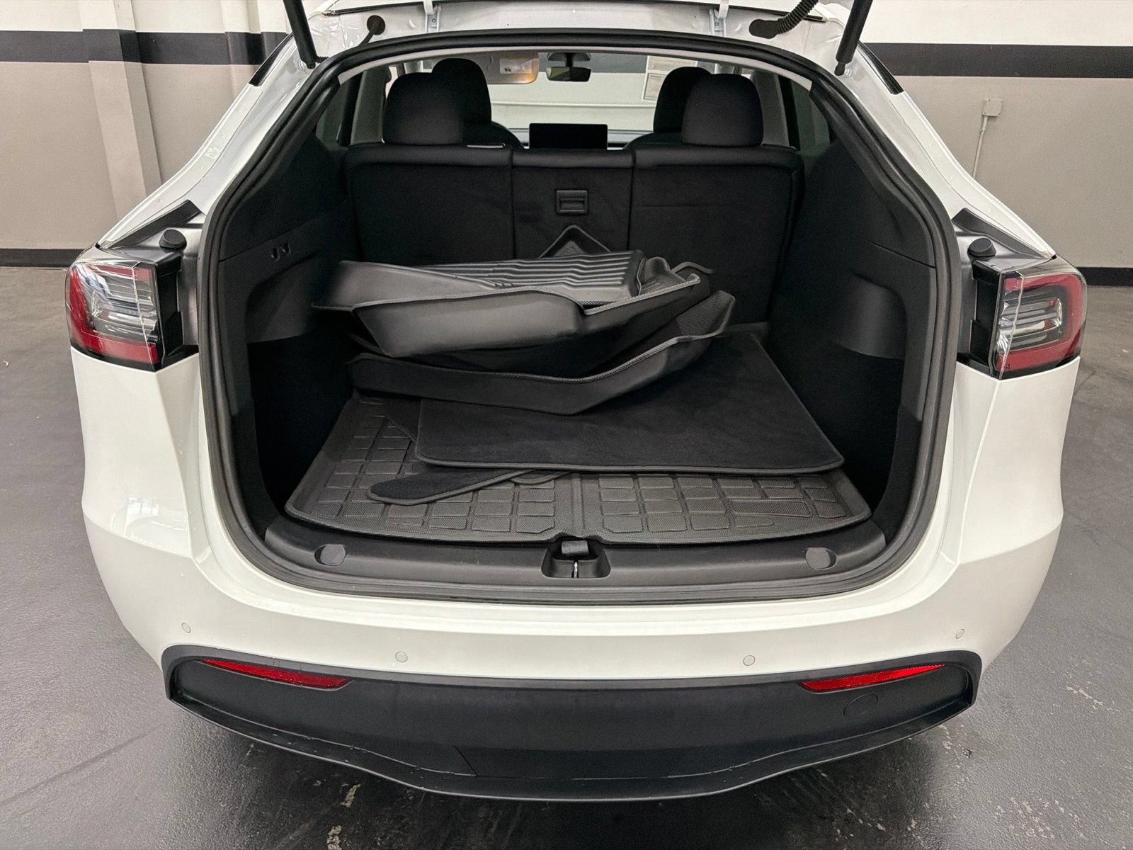 Used 2020 Tesla Model Y Long Range AWD/4WD image 16