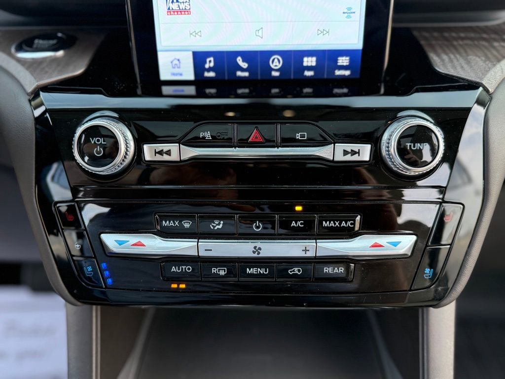 Used 2022 Ford Explorer Platinum w/ Equipment Group 601A image 30