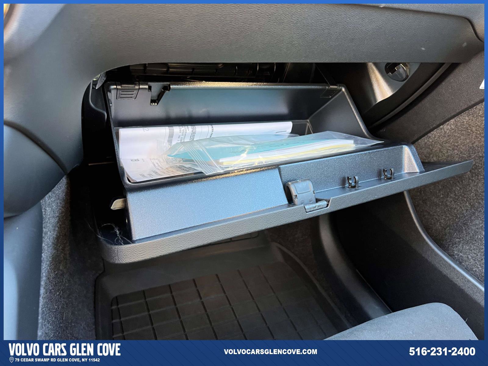 Used 2026 Volvo XC40 B5 Ultra w/ Climate Package image 34