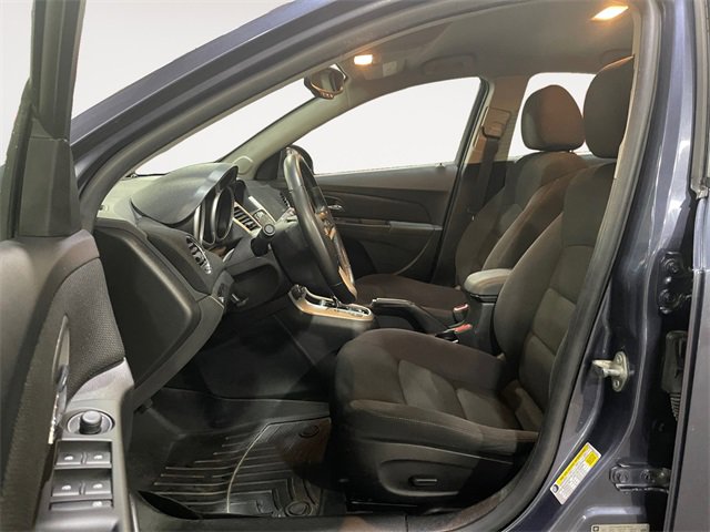 Used 2014 Chevrolet Cruze LT image 9
