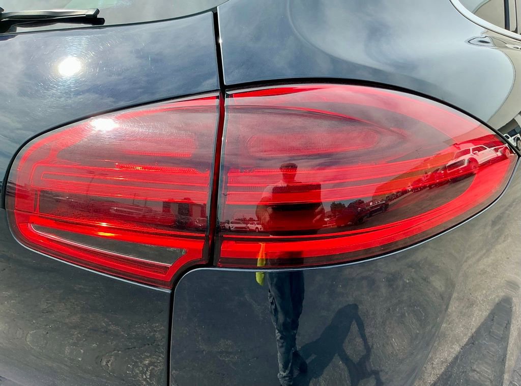 Used 2018 Porsche Cayenne AWD/4WD image 16