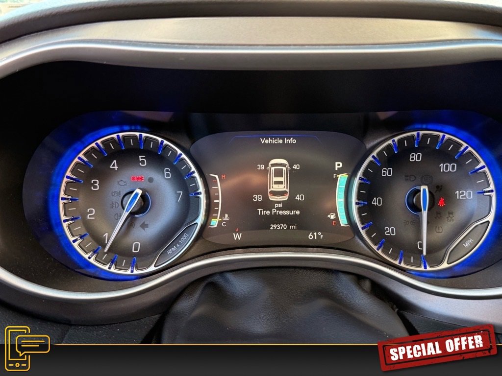 Used 2024 Chrysler Pacifica Touring-L image 20