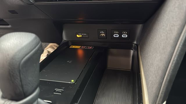 Used 2025 Toyota Camry LE image 21