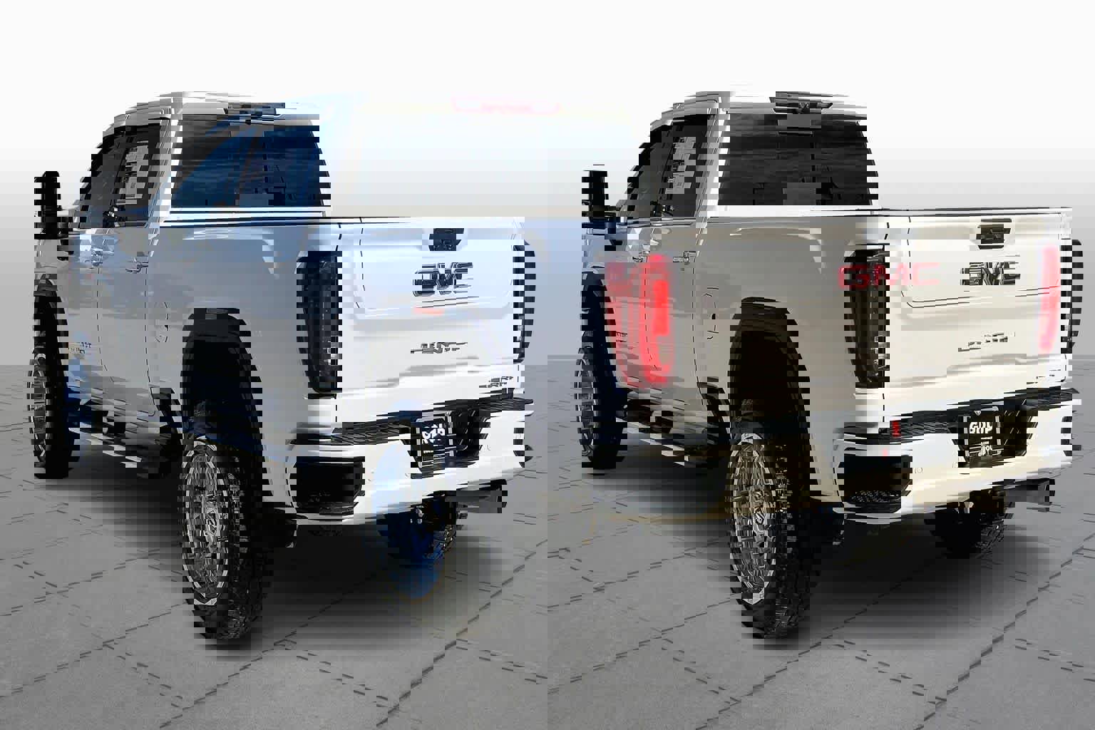 Used 2020 GMC Sierra 3500 Denali w/ Denali Ultimate Package image 11