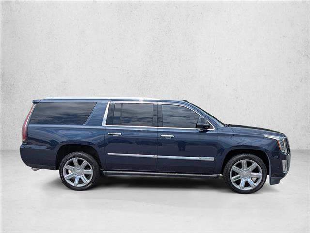 Used 2017 Cadillac Escalade ESV Premium Luxury RWD image 4