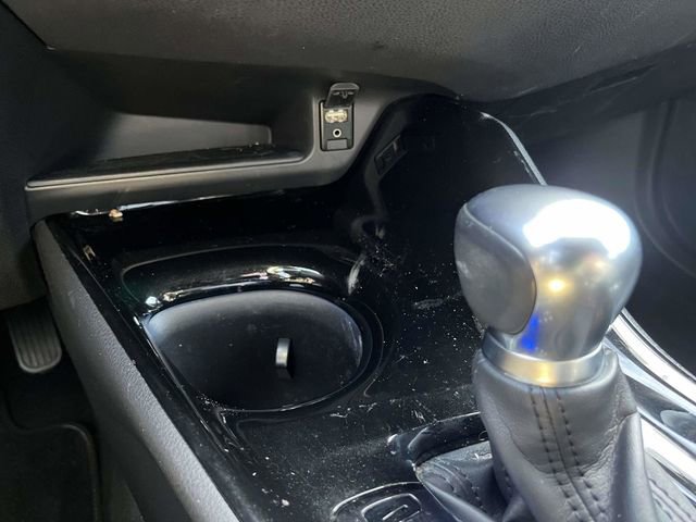 Used 2019 Toyota C-HR Limited image 21