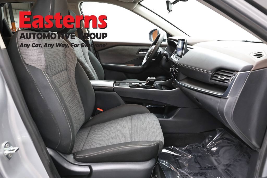 Used 2023 Nissan Rogue SV FWD image 23