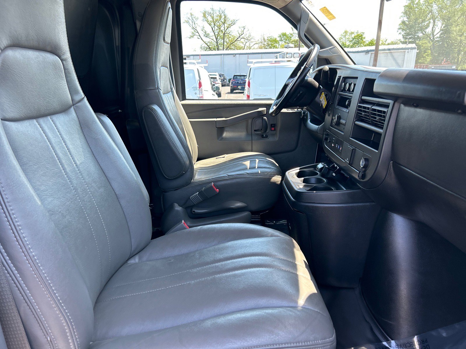 Used 2022 Chevrolet Express 2500 Extended w/ Driver Convenience Package RWD image 15