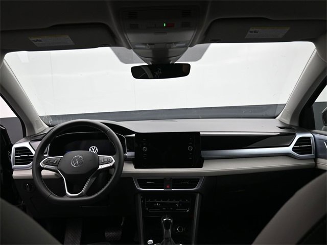 New 2026 Volkswagen Taos SE image 10