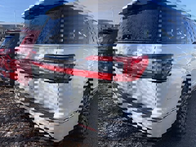 Used 2020 Lincoln Navigator L Reserve w/ Luxury Package image 10