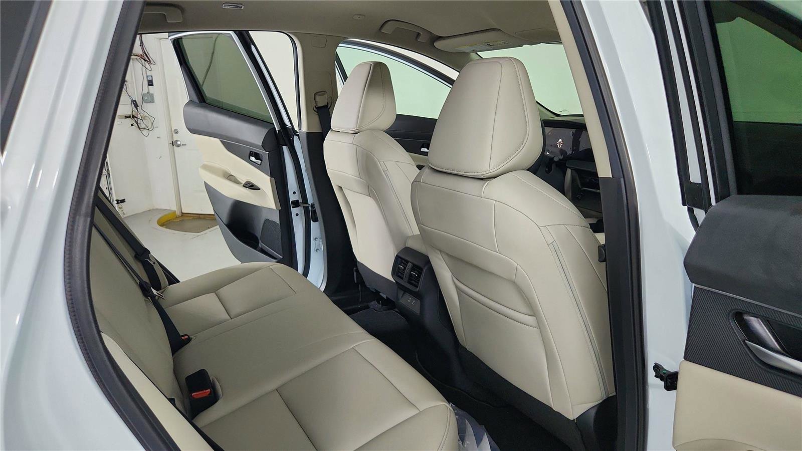 Used 2025 Nissan Murano SV image 24