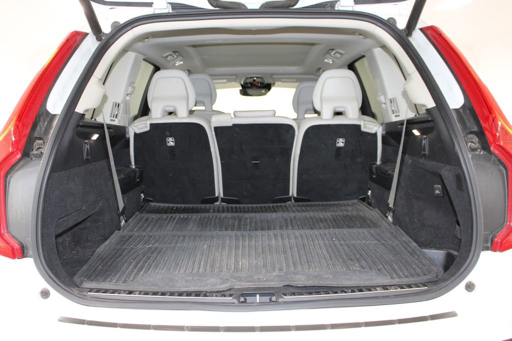Used 2020 Volvo XC90 T6 Momentum AWD/4WD image 13
