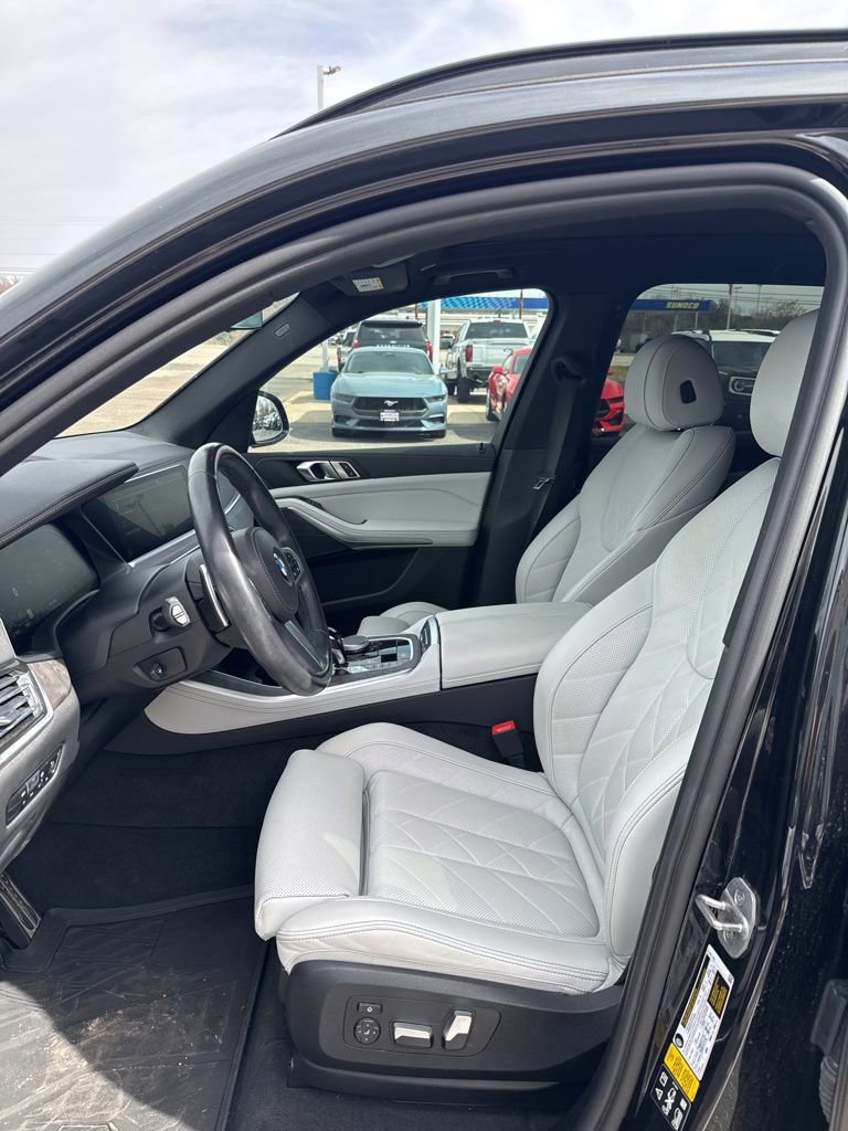 Used 2023 BMW X5 xDrive40i w/ M Sport Package AWD/4WD image 8
