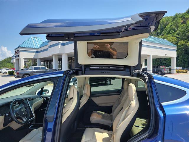 Used 2017 Tesla Model X 90D AWD/4WD image 14
