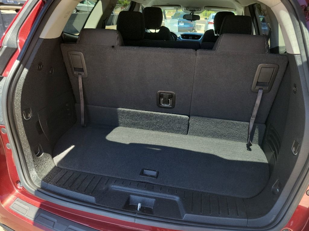 Used 2017 Chevrolet Traverse LT w/ Style and Technology Package FWD image 14