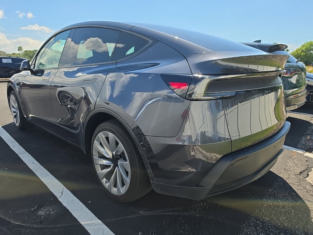 Used 2026 Tesla Model Y 2WD image 14