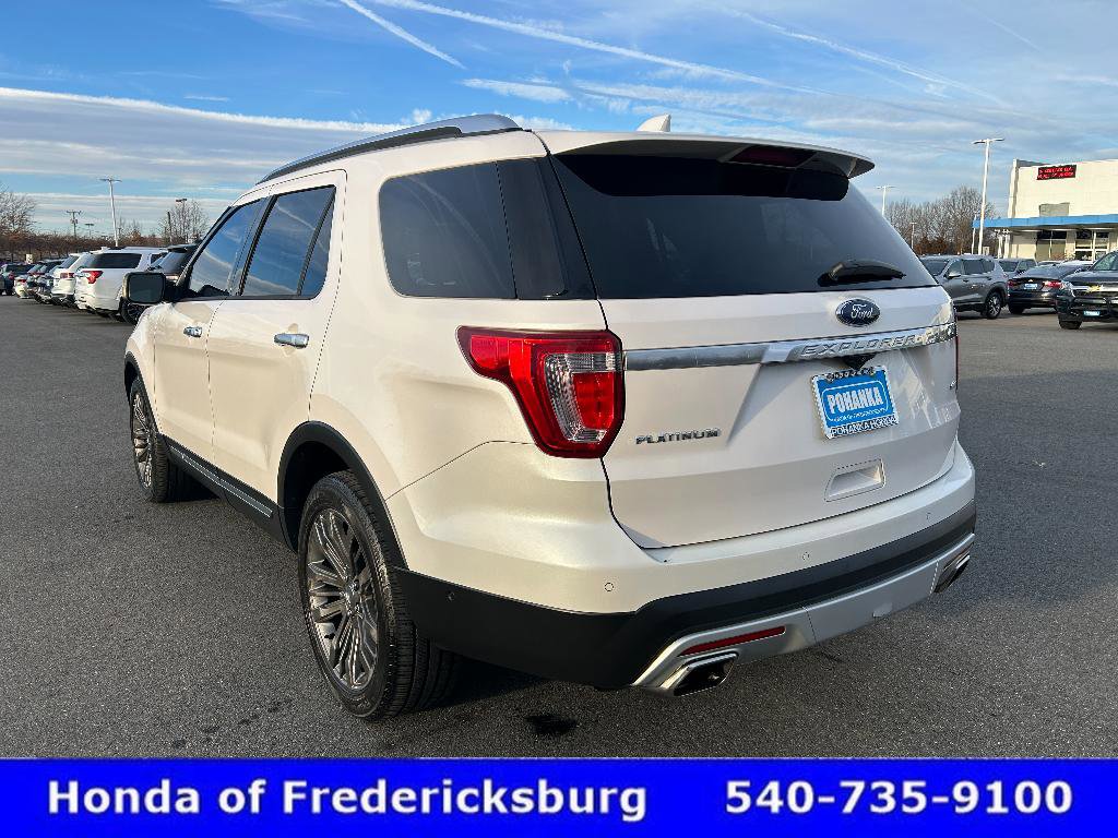 Used 2017 Ford Explorer Platinum image 4
