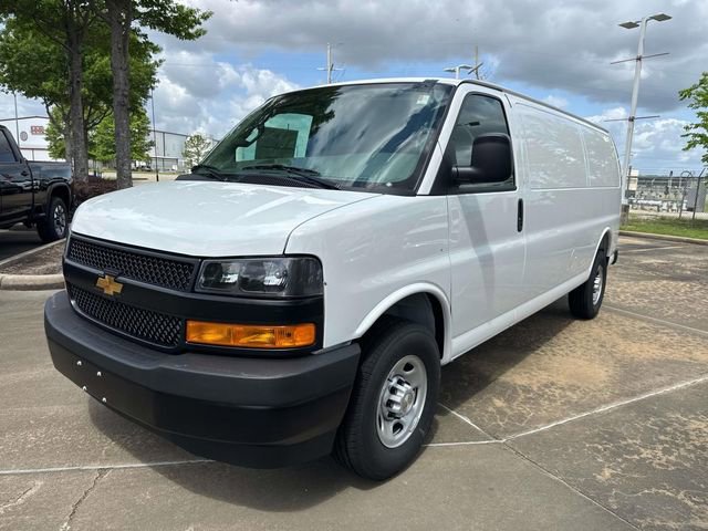 New 2026 Chevrolet Express 2500 Extended w/ Driver Convenience Package RWD image 3